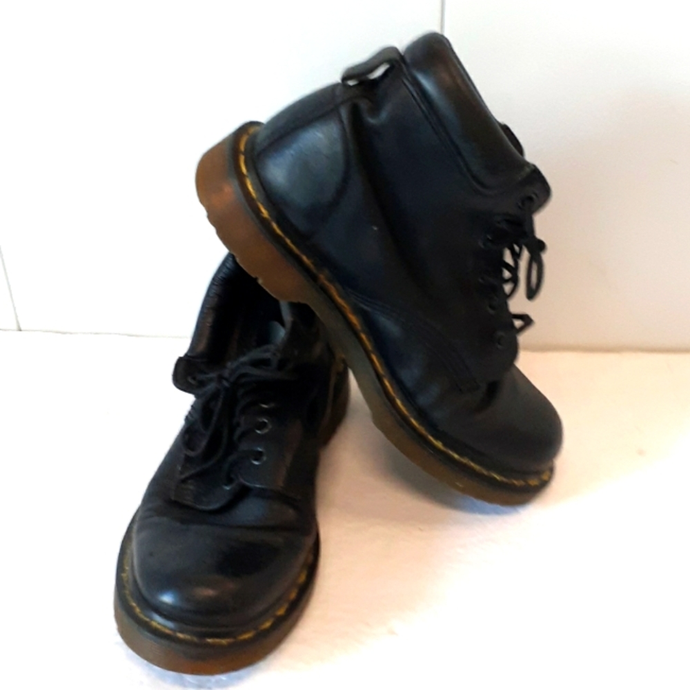 Dr Martins Boots Vintage Size 9 Us/ 41 Uk Distressed